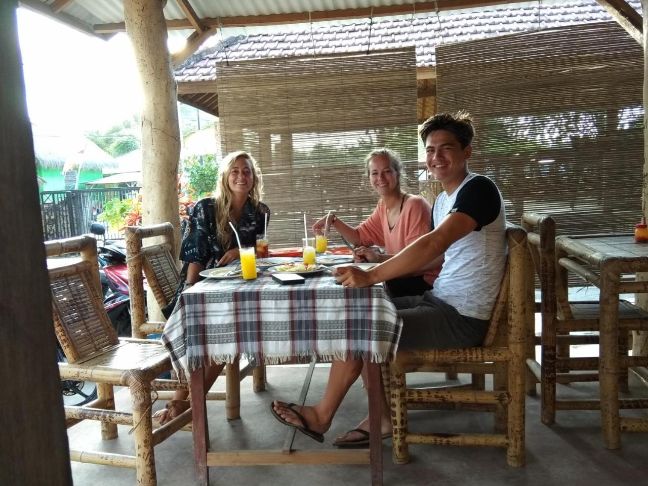 Kuta Bay Homestay Extérieur photo